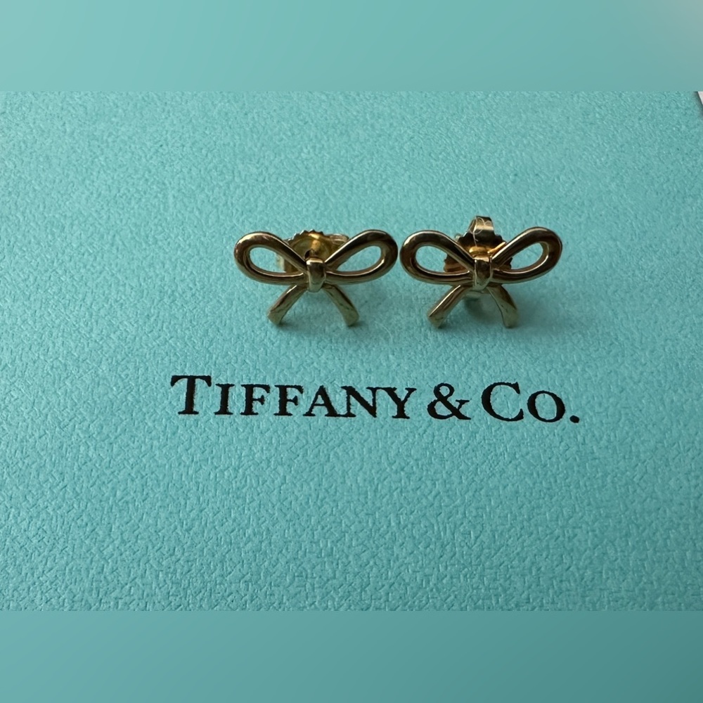 Tiffany Bow Earrings 18k gold